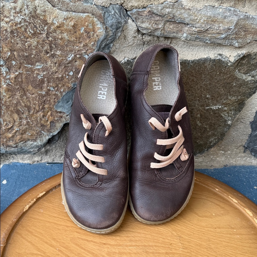 Camper Peu Low Top Leather Lace Up Sneakers in Brown/Coral Size 36